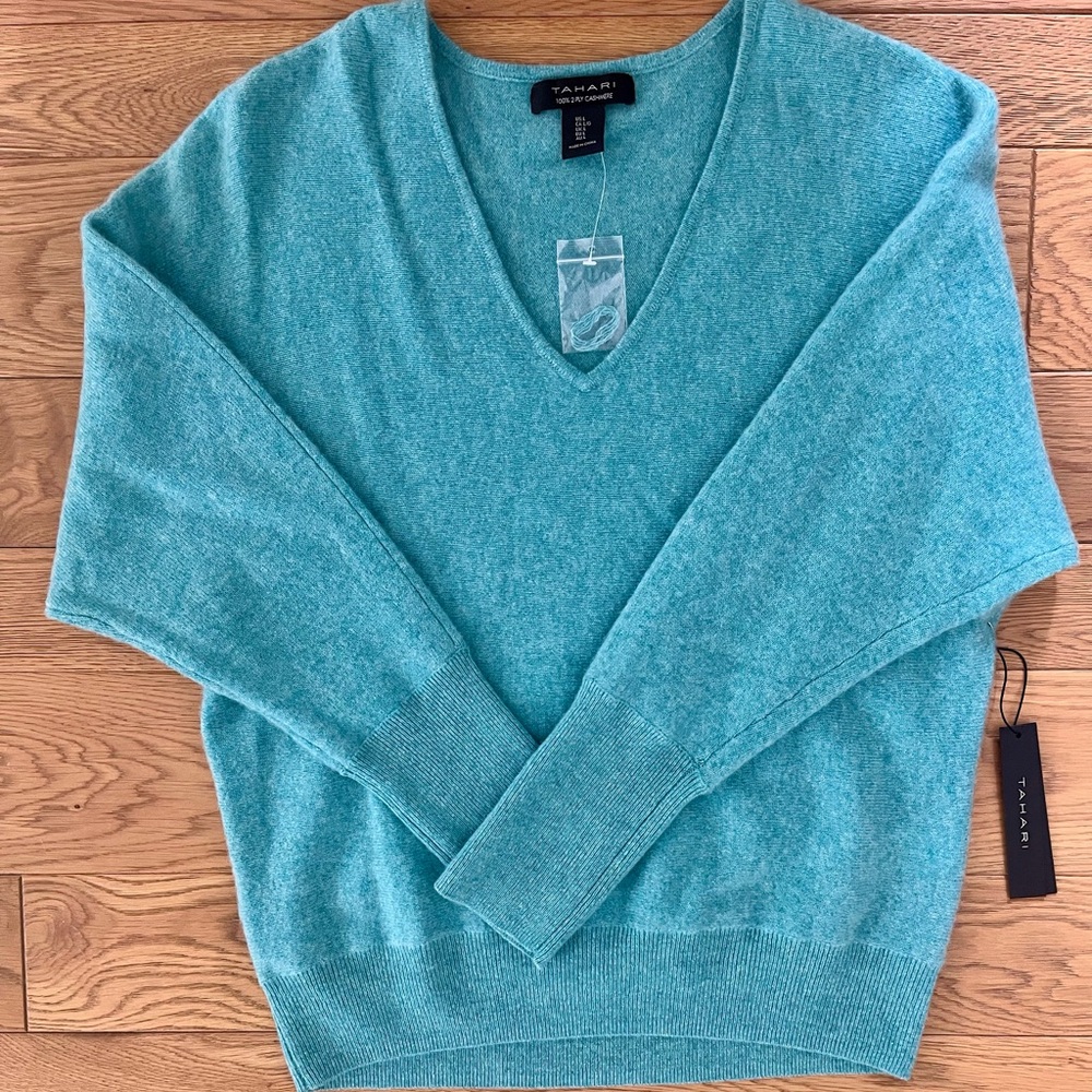 Tahari Aqua V-Neck Women's Sweater